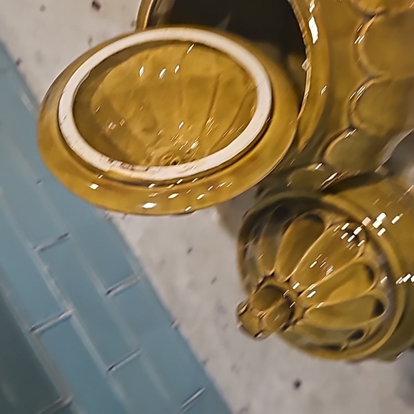 Vintage canisters - Picture 2 of 3